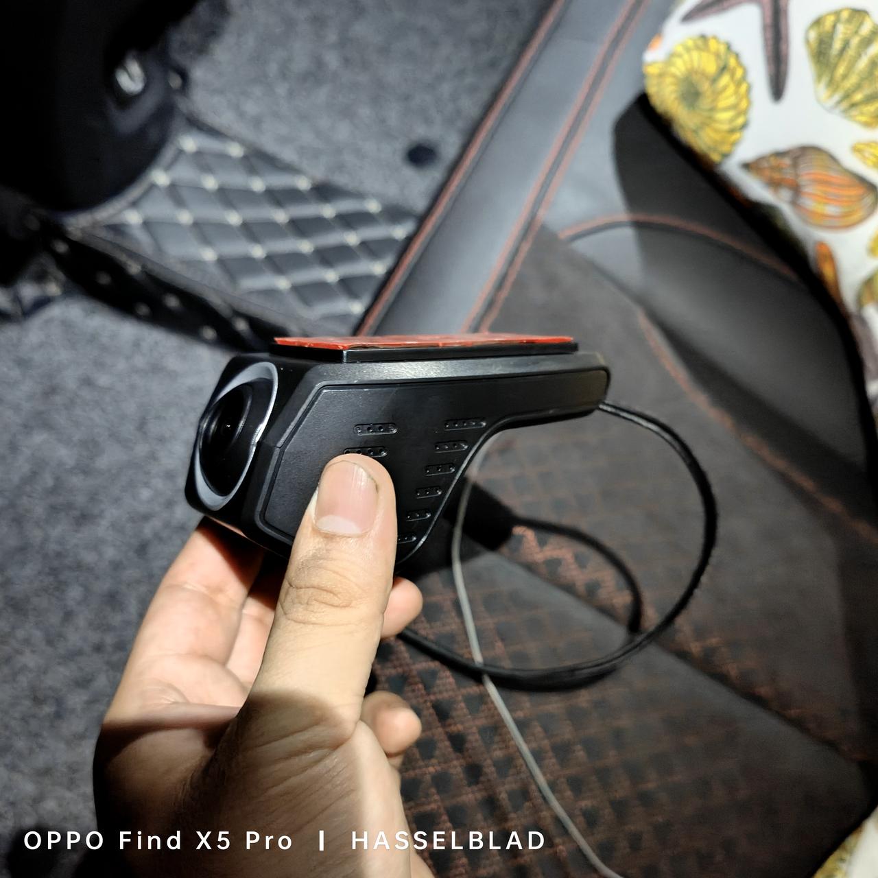 别克威朗 请问大家Pro GS用的记录仪是什么样的4儿子给的记录仪，感觉有点廉价啊朋友没装好，左上盲区有点多