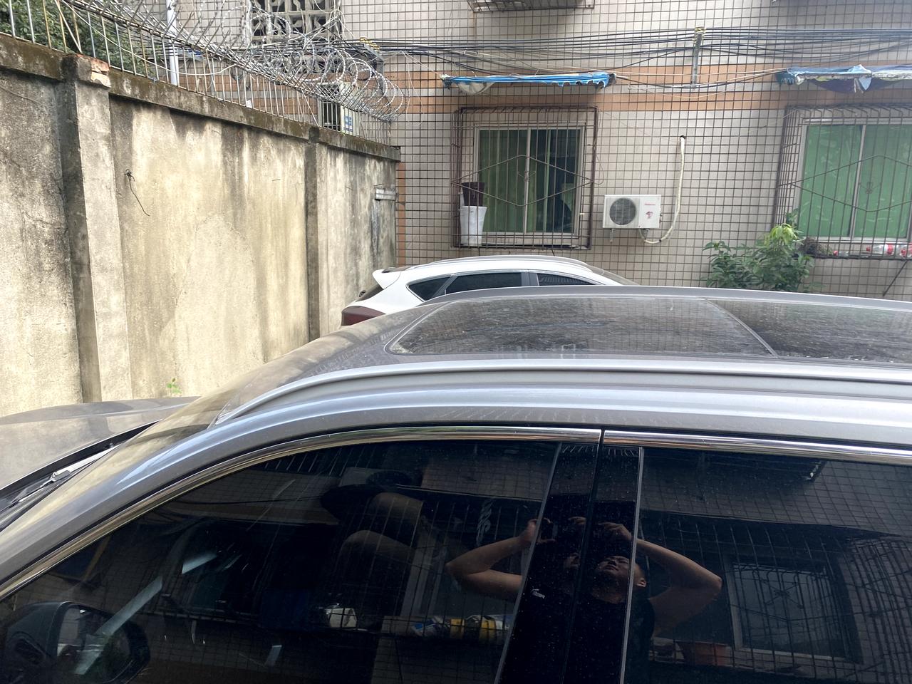 哈弗H6 这么晒的天你们车是在停地库还是外面的？在外面的话有没有买个车衣罩起来哦。我看网上有罩车衣着火的所以现在不敢用，