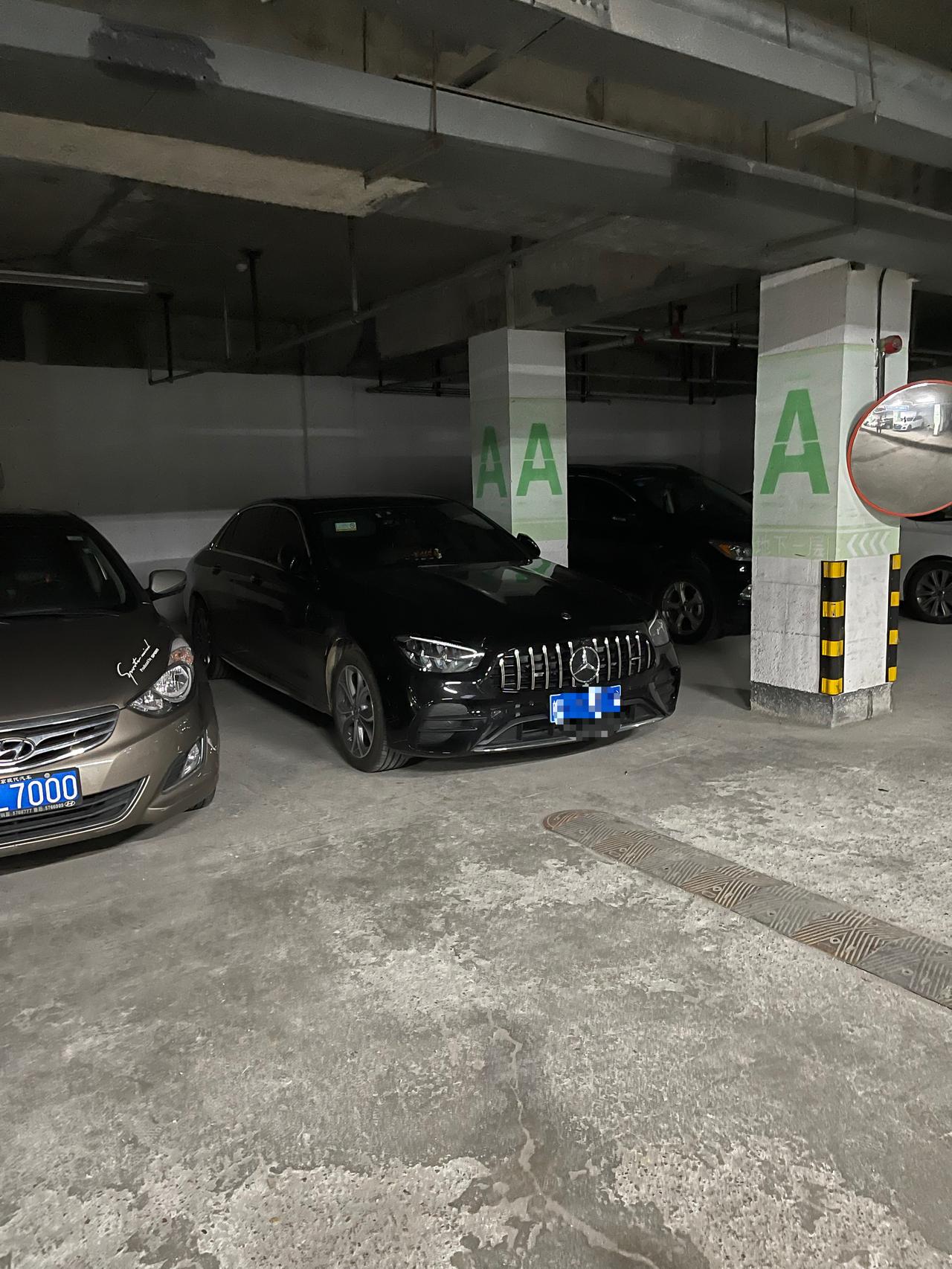奔驰E级 车明明熄火了app却一直提示点火开关已开启是什么情况？有没有车友遇到过？