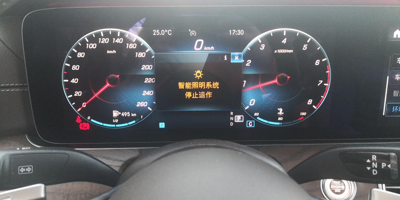 奔驰E级 求教，21款E300L，右侧近光灯故障，熄火后一直不灭，亮一晚上电瓶会不会没电？车灯和电瓶会不会老化？