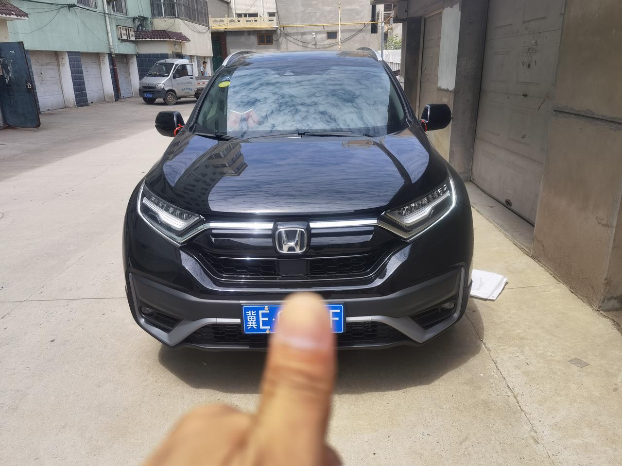 本田CR-V crv两驱都市版，想咨询一下，你们的车遥控器最远遥控大概多少米？我的怎么5-6米呢！