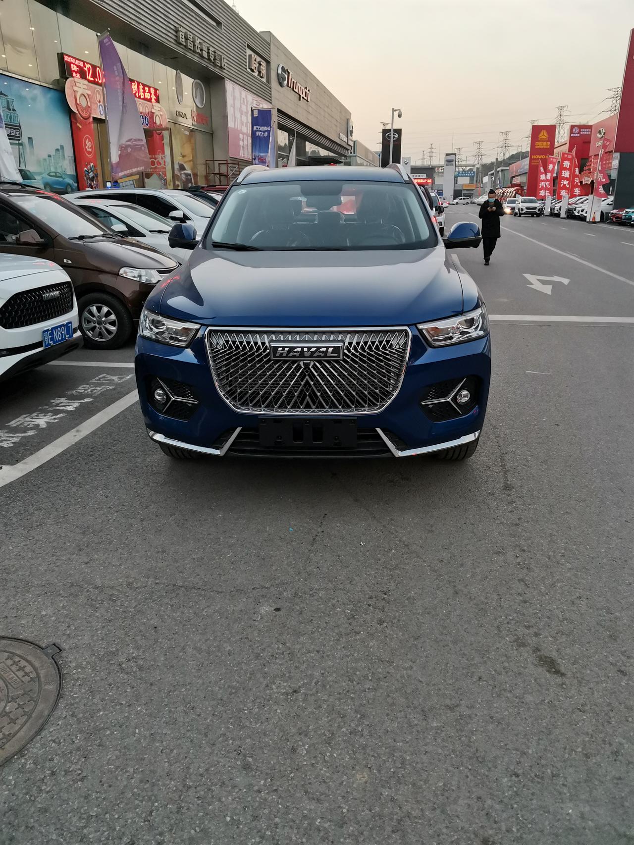 各位车友们，湖北宜昌长城哈弗H6二代高功率版的分期落地价是多少合适，我今天去谈了，四s店最低要11.8   我预期砍到1