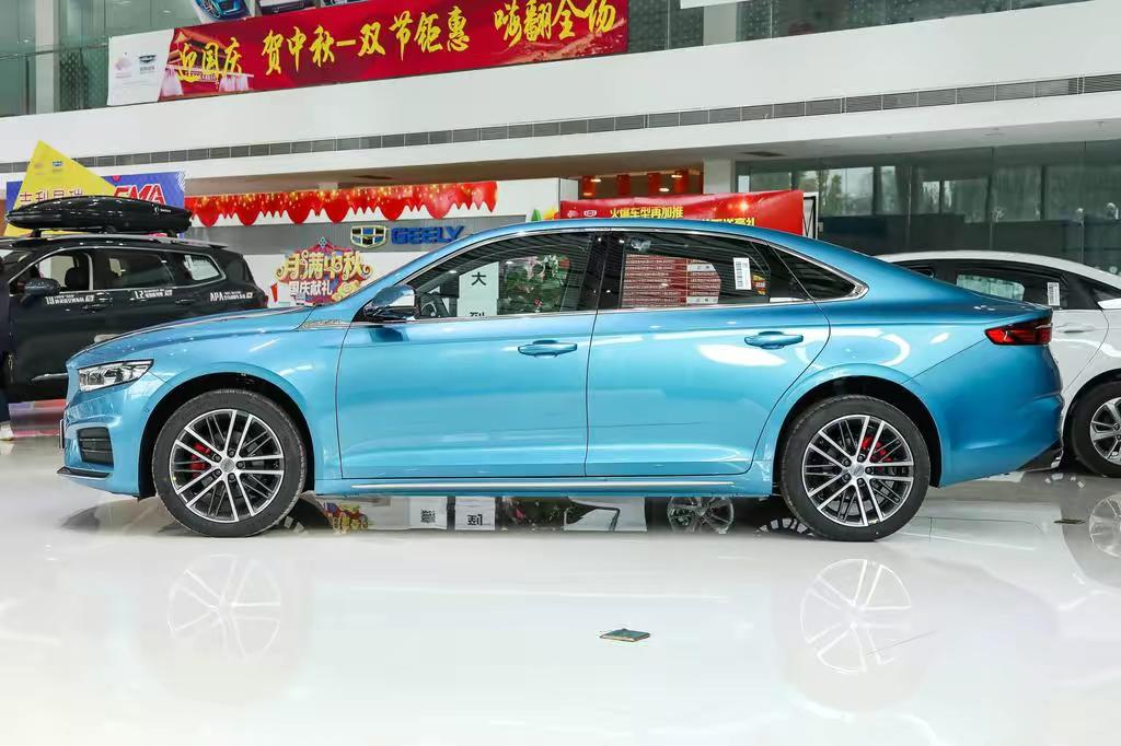 吉利星瑞 昨天去四儿子店试驾了一下车，销售和我说全款提车，除了裸车价购置税之外还要有捆绑消费的保险4500，还有必须在店