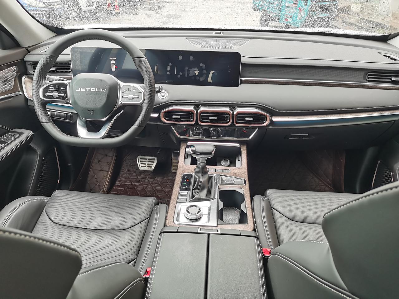 捷途X70 PLUS x70plus试驾车，公里数5000以内。1.5t开走价8.✘万1.6t开走价9.✘万这个政策怎么