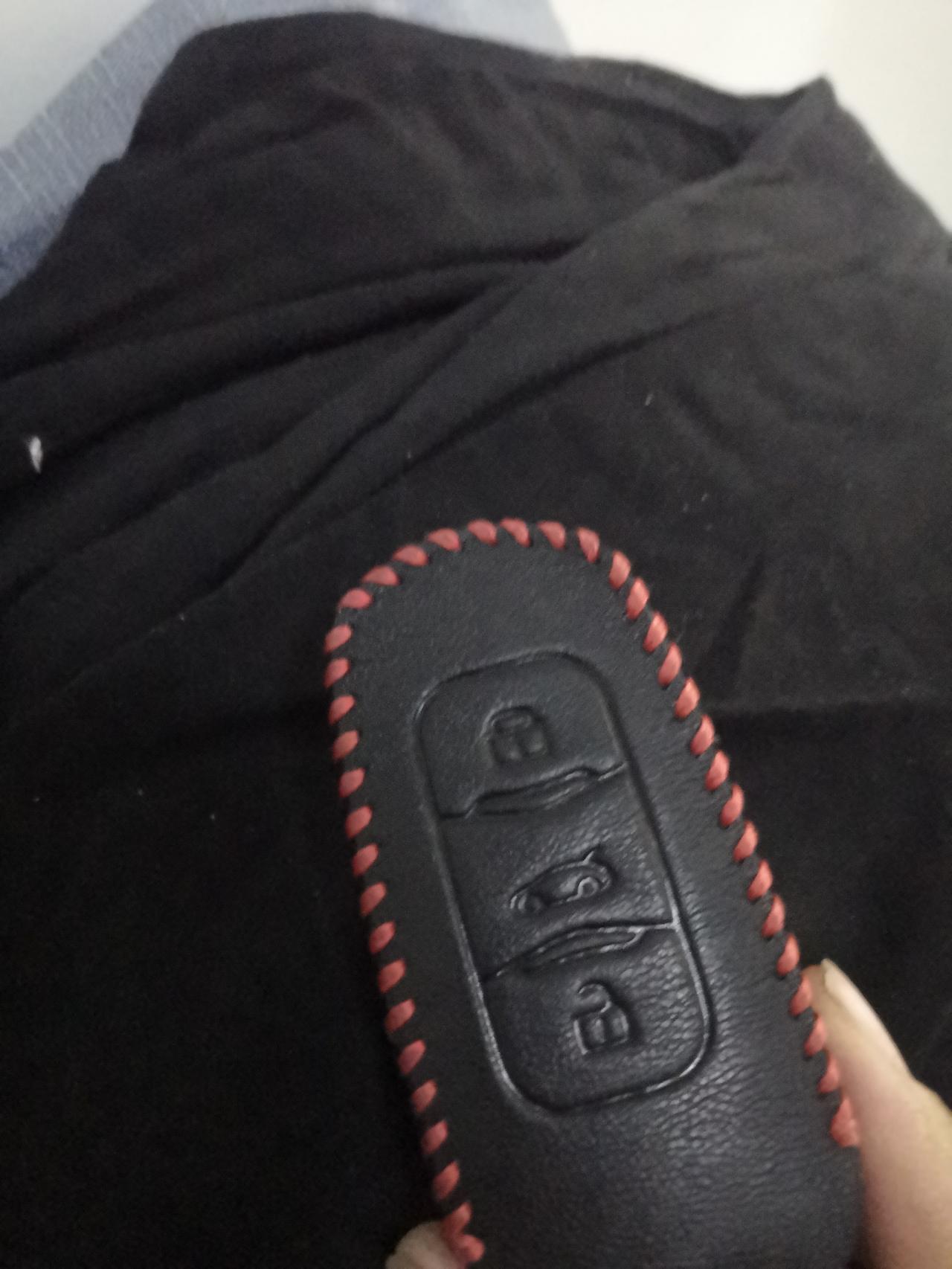 大家好请问一下，吉利博越亚运舒适版，在锁车状态下，让车喇叭鸣笛，用遥控钥匙那个键呢？我无意中按响过一次，然后使用过好多方