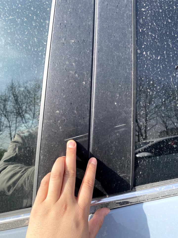 吉利博越 提车一个月一血没了，高速上一根风筝线从左后视镜一直划到车位，想问下更换下来得多钱