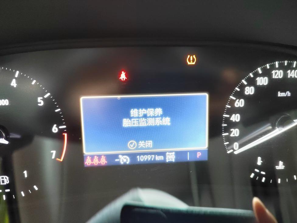 别克昂科旗 大神门，才一万公里怎么显示维护胎压呢？胎压正常的，怎么处理？