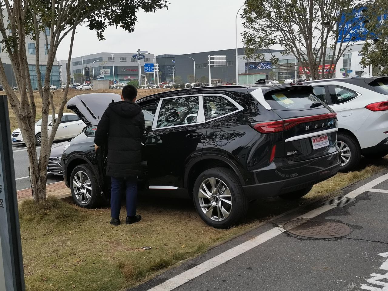 哈弗M6 本人小白学驾照3个月想买人身的第一辆车，想台手动挡10万内，买M6好还是瑞虎5x好还看了捷途x70，求懂车的朋
