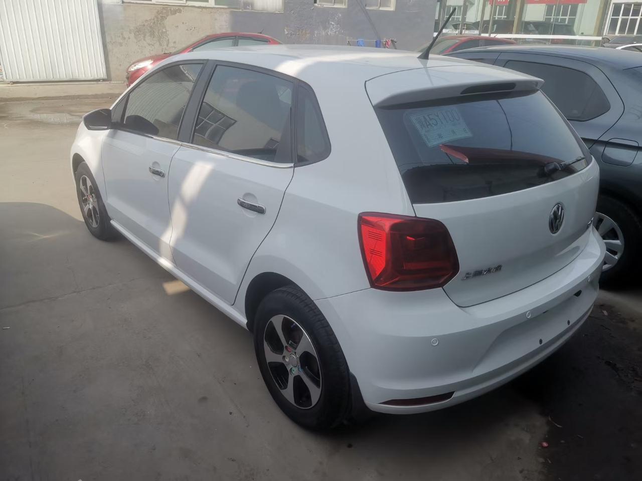 大众Polo 4万左右买一个皮实耐用，省油的手动挡小车。大神们，有什么推荐的？看了polo和斯柯达昕动。（家里有一辆SU