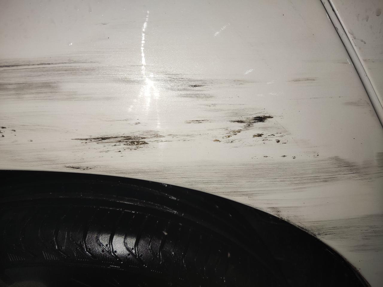 沃尔沃S60 右后翼子板和右后门shh稍微有点剐蹭补个漆修理厂一般多少钱