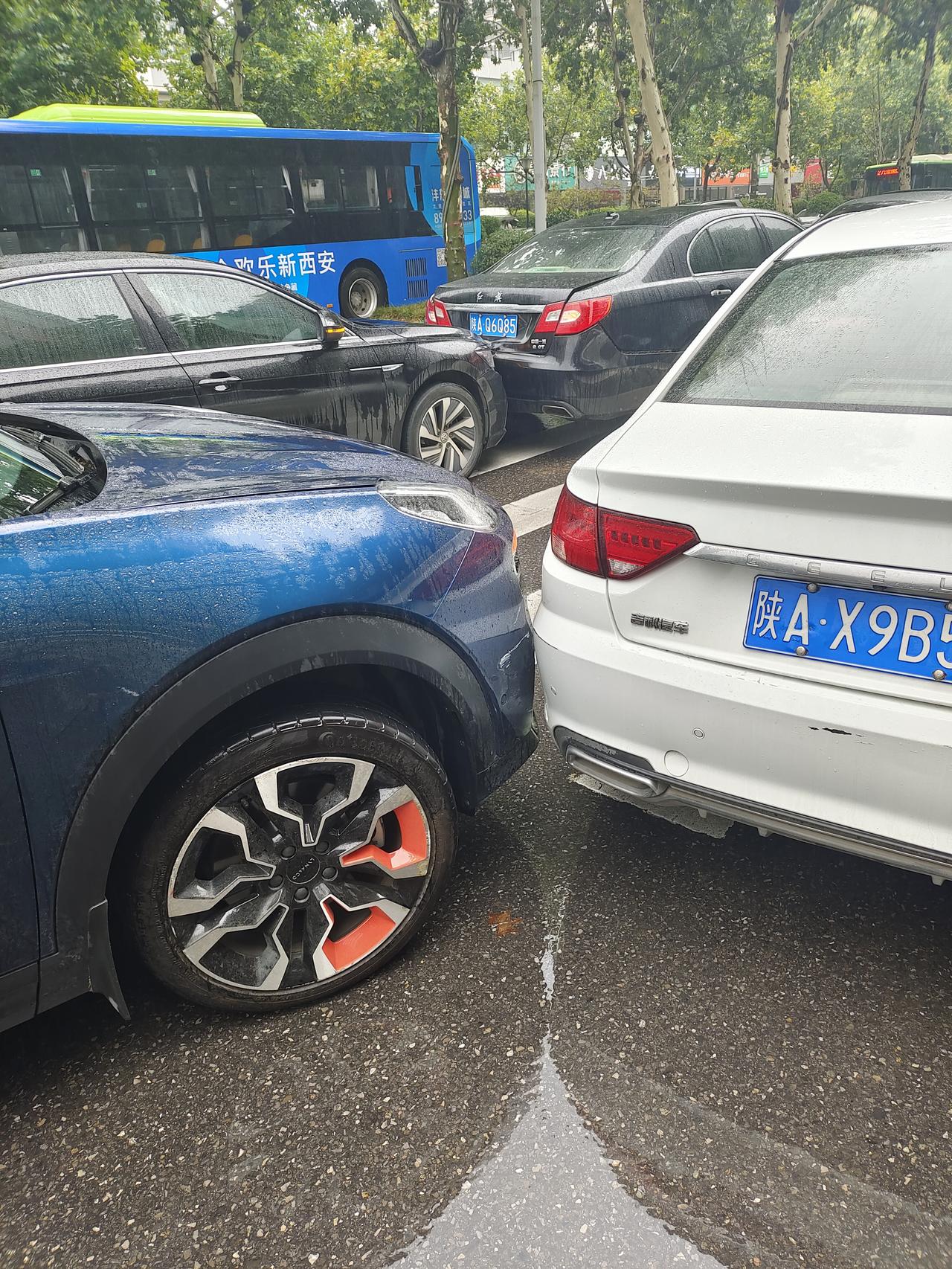 领克01 这种事故怎么赔偿呀？领克修车要多钱？
