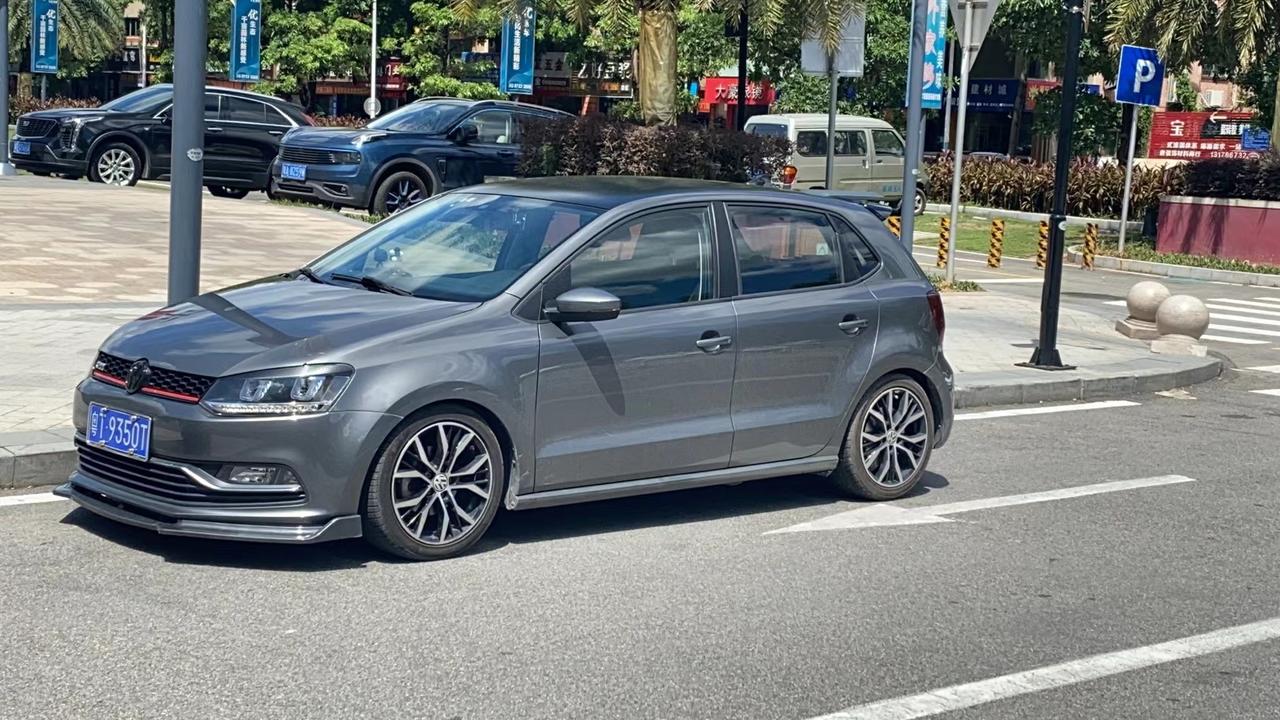 大众Polo 14款 大众polo 1.6手自动一体 轻微改了一点东西 请问现在还能卖什么价 没事故 没泡水 没大修 后