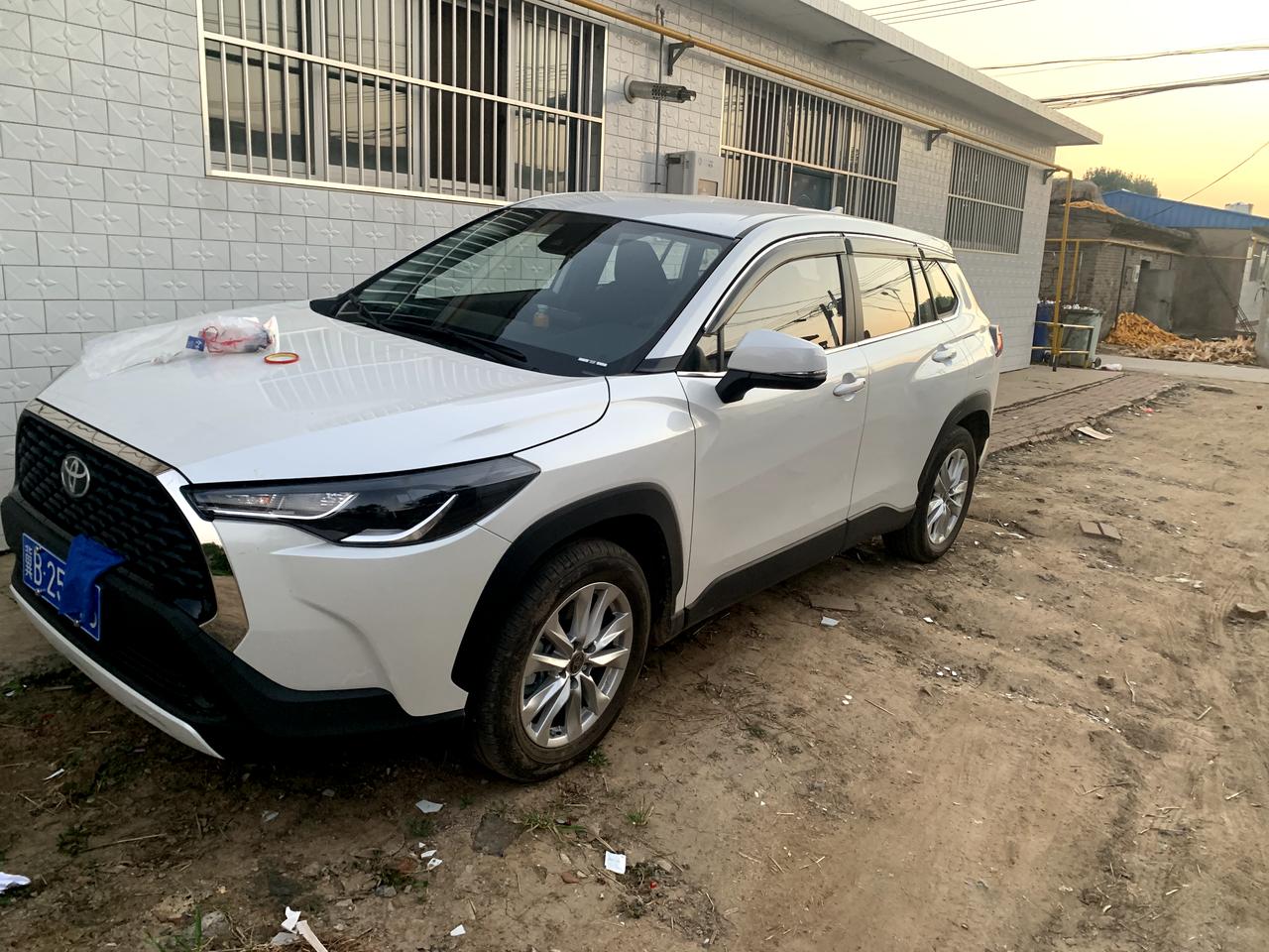 丰田卡罗拉锐放 我8月26号提的车，优惠5000。今天看了一下优惠1.2万了。。。这才差了不到20天差了7000多元。这