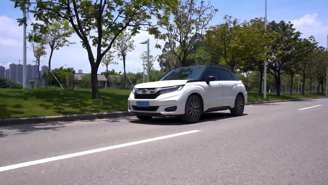 请问大家本田冠道2020款370尊享版awd  多少钱落地呀