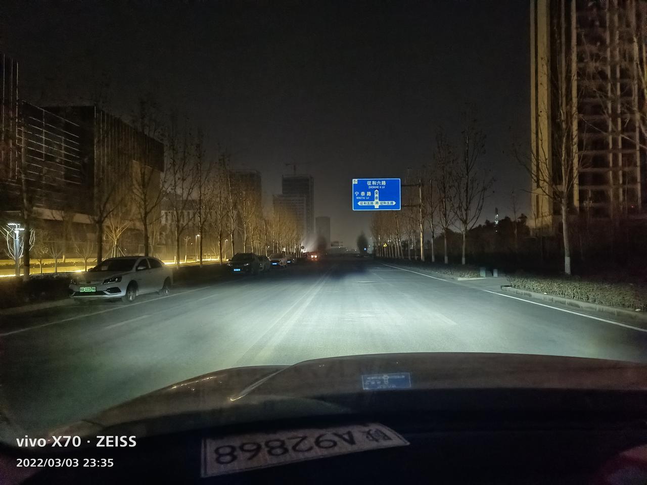 哈弗M6 这车灯光是怎么回事，正常吗？一个高，一个低，雾灯也是这样？