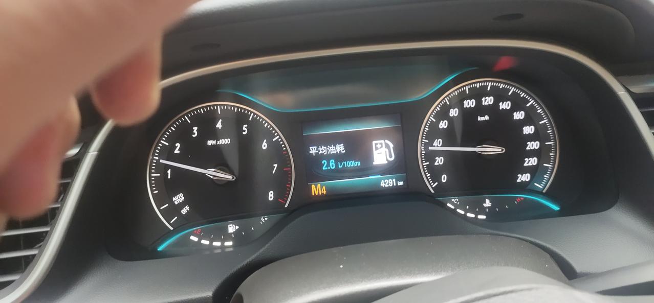 别克英朗 才买两个多月4500公里，中控台副驾驶那边传来异响 几噶几噶的  你们有没有过