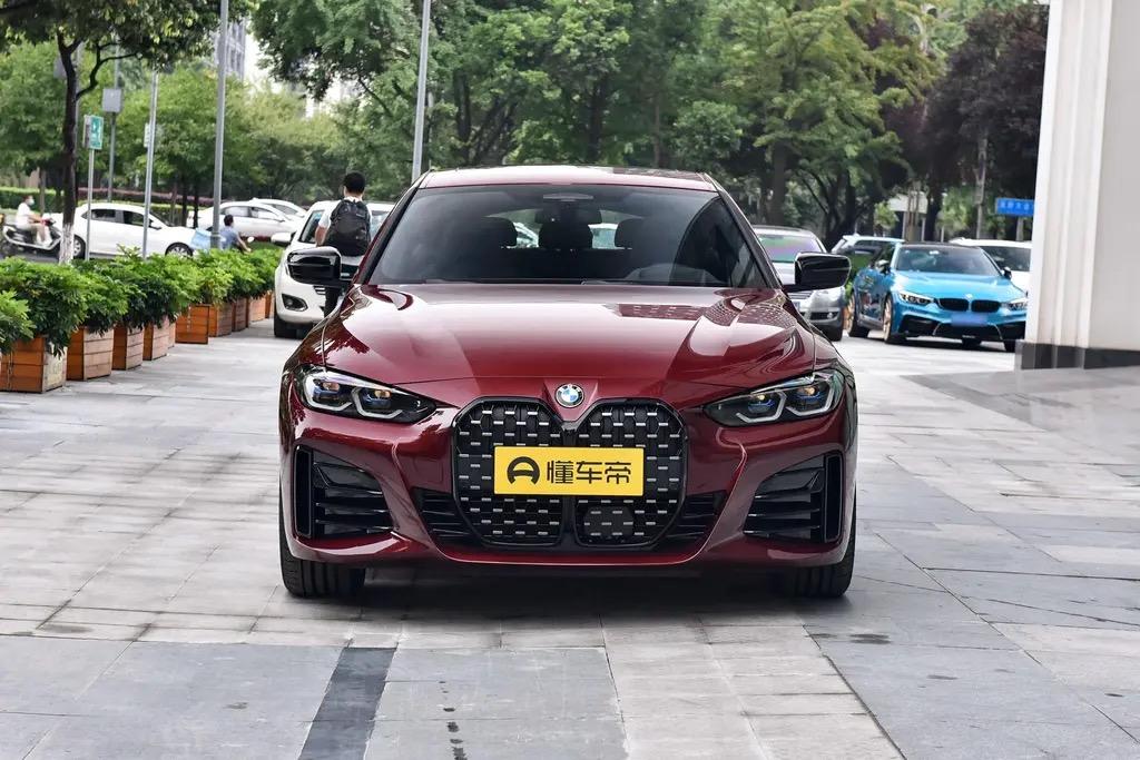 宝马4系 买4门还是2门好呢？爱上4门的了