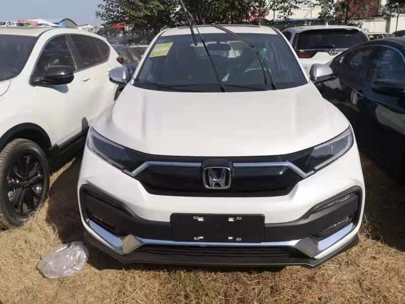 各位车友们，我买了一辆本田XR-V 2020款，1.5T豪华款，今天销售说车到了，拍照给我看了下，发现品牌写的是炫威（X