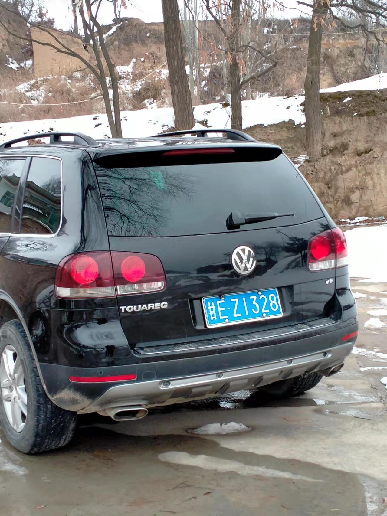 大众途锐 大众TOUAREG V6车型这个车有谁知道多少钱呀，车主说七八十万我不信，因为他没有字母，谢谢