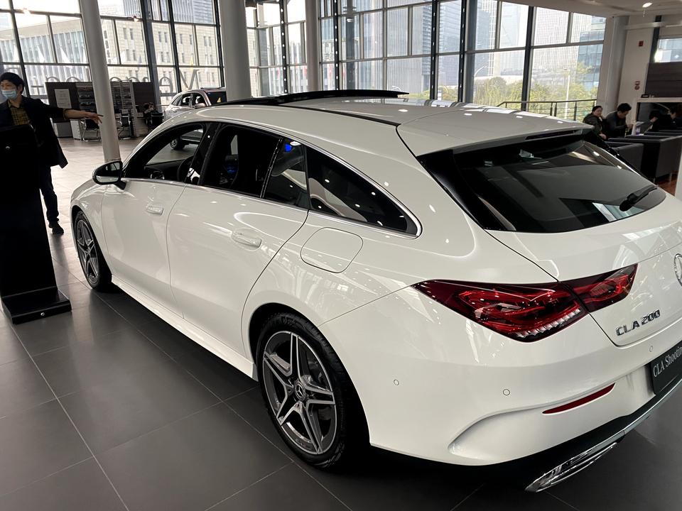 奔驰CLA 杭州哪家4s店有CLA260 coupe 现车？或者一个月内能到的？首选颜色 外 山灰 内黑棕次选颜色 外白