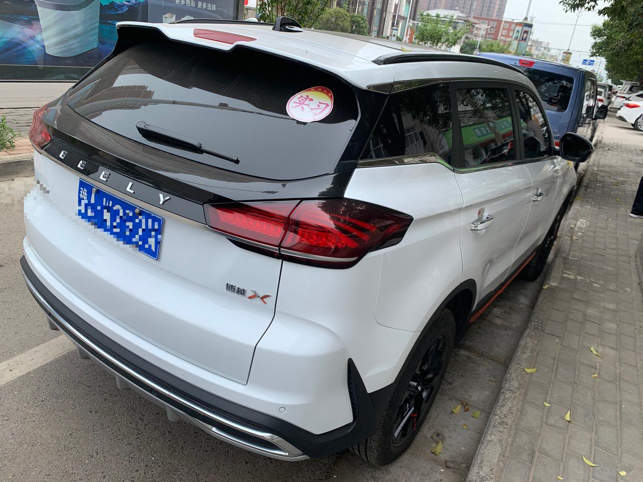 河南郑州有提博越x智慧的嘛，六月（购置税减半政府补贴）有已经入手的嘛，裸车优惠到了多少，贷款11.5（准备首付开走4w，
