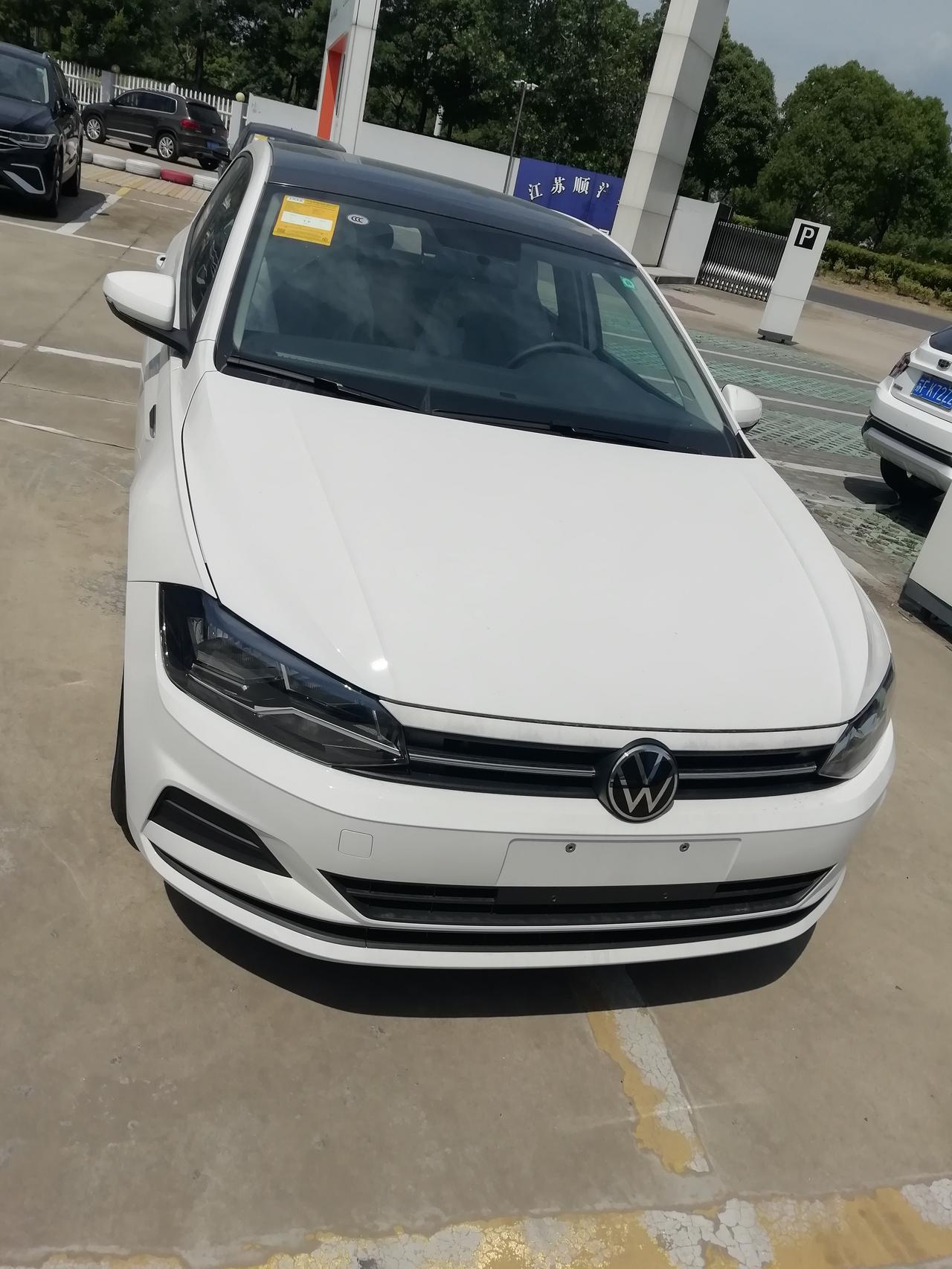 大众Polo 有谁知道新款polo后视镜怎么折叠？