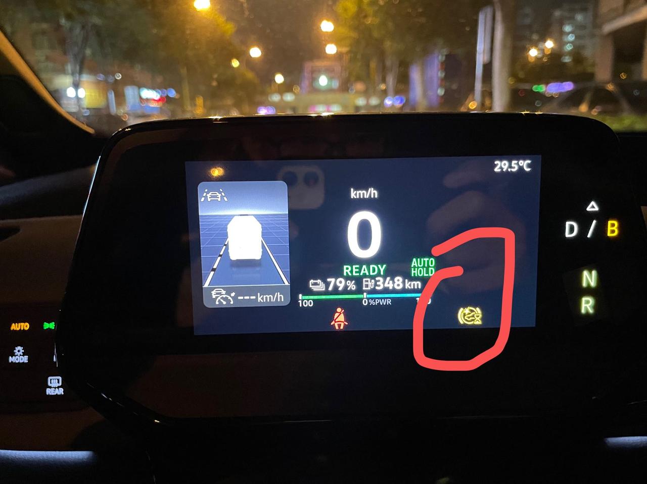 大众ID.3 老哥们，这个报警是什么问题啊，车前面是一片空地