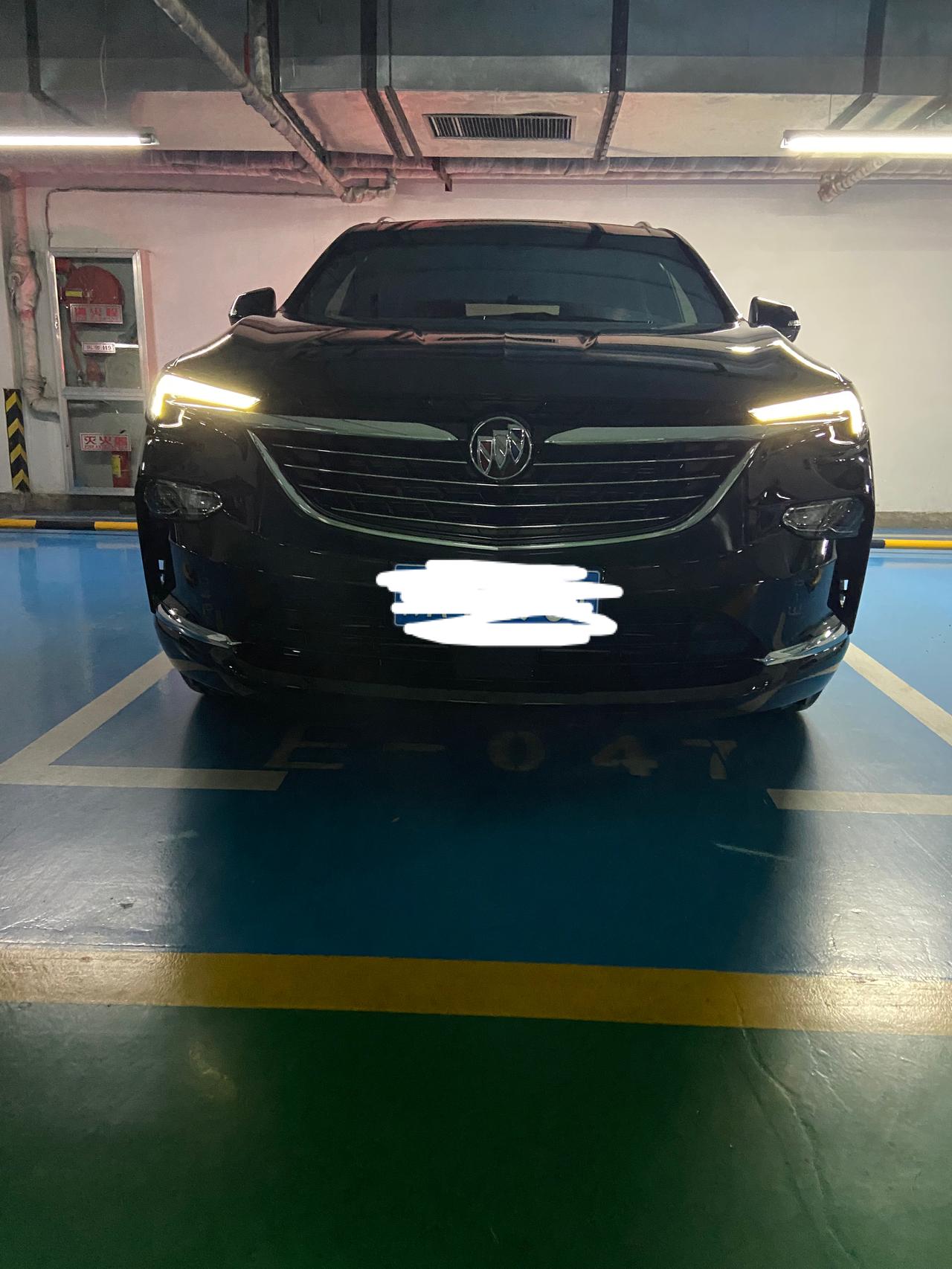 别克昂科旗 自己是22款尊享旗舰版不喜欢这个轮毂喜欢艾维亚22寸的轮毂这个是不是不可以更换？