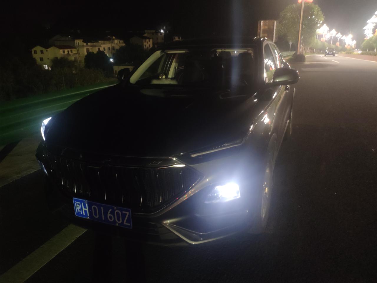 长安欧尚X5 新车不到一个月日行灯一边亮一边不亮还会闪 大家有碰到过吗？