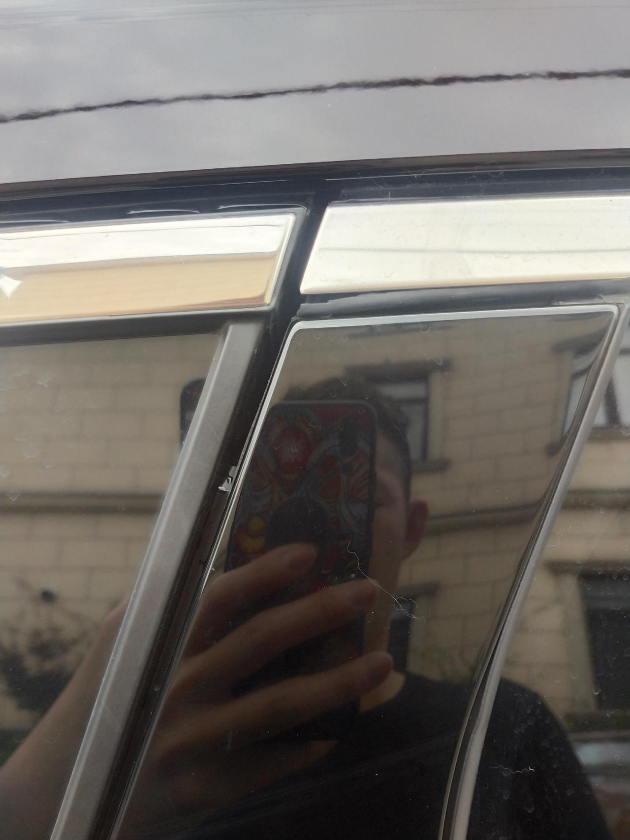 星途凌云 门窗上的密封条已经开始老化了，这个是正常不 ，去店里能解决这个问题不