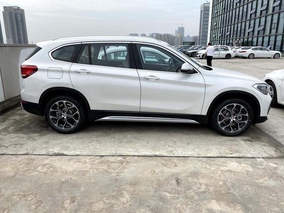 宝马X1 上海有没有小伙伴一起团购X1 25领先 的带个我一起去砍价