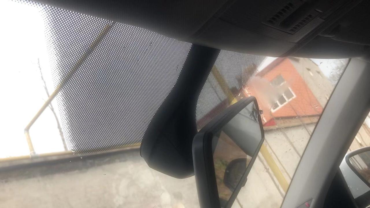 大众途铠 1.4T豪华。带不带自动雨刷， 和怎么使用。    求老司机。