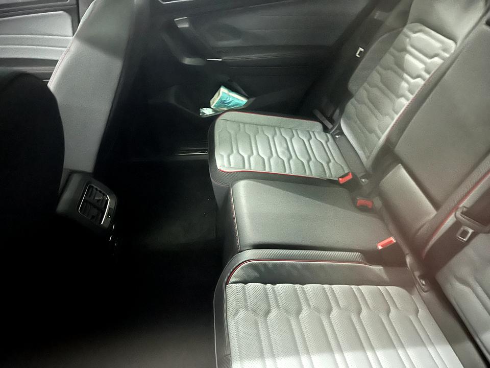 大众途观L PHEV 求助锁车之后，驾驶室左后门的踏板迎宾灯一直亮着，今天开车的时候特地观察了一下，也是亮着！其他3个门