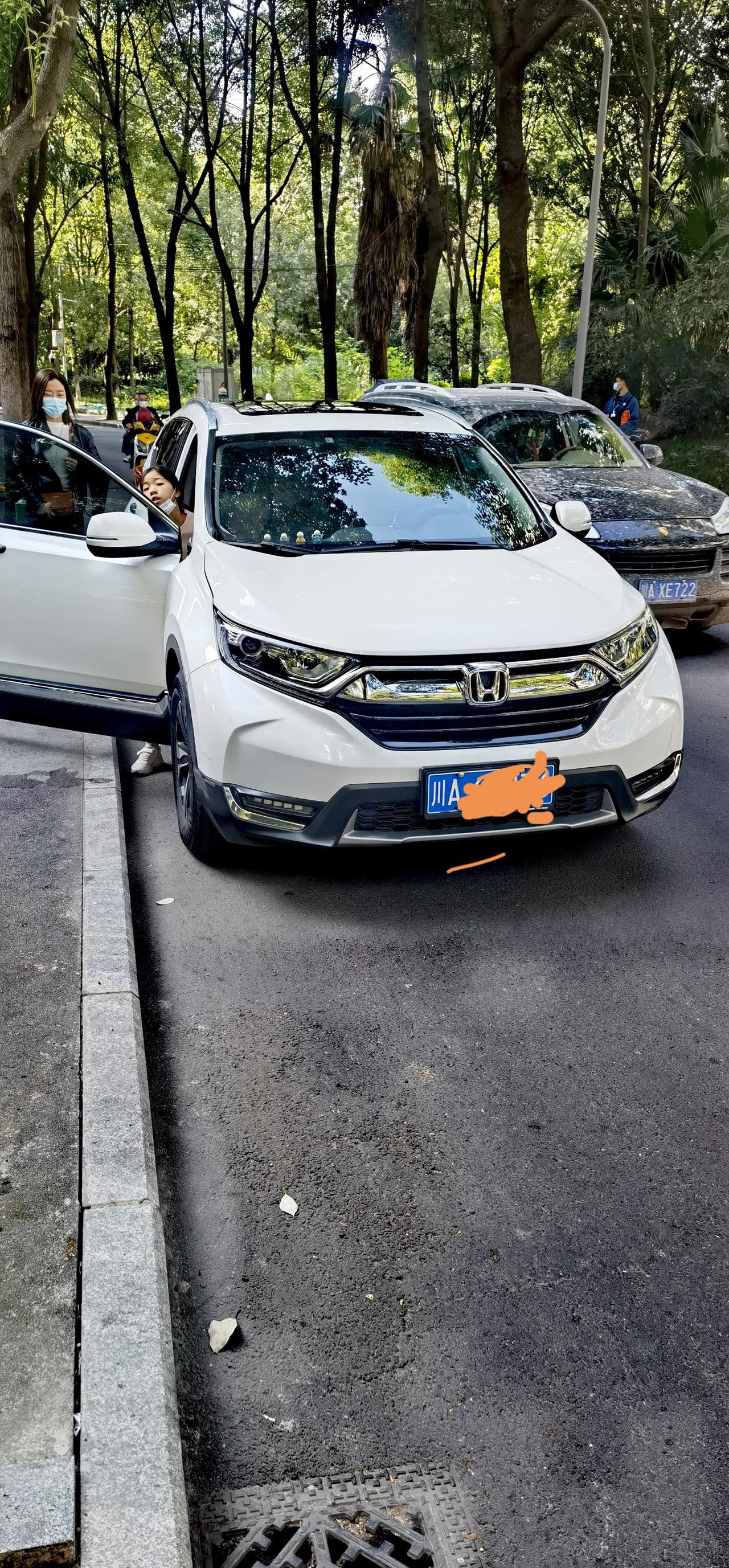 领克09 PHEV 定位成都，成都，成都：想买一台PHEV二手的，有想出的车友没有，自用，很喜欢，也试驾过几次，EMP更