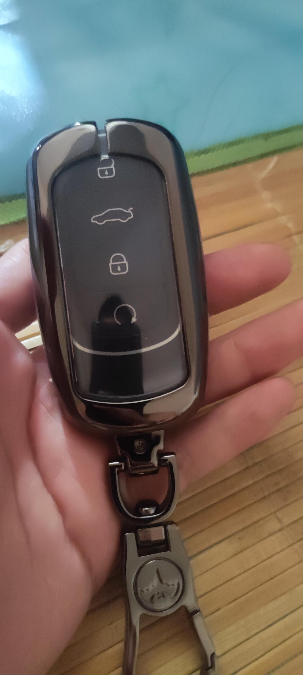 奇瑞瑞虎8 PLUS 怎么可以防止停车时，别人开车门的磕碰。好好的车停在哪里不是前面门有小坑 就是后面的门有小坑烦死人了