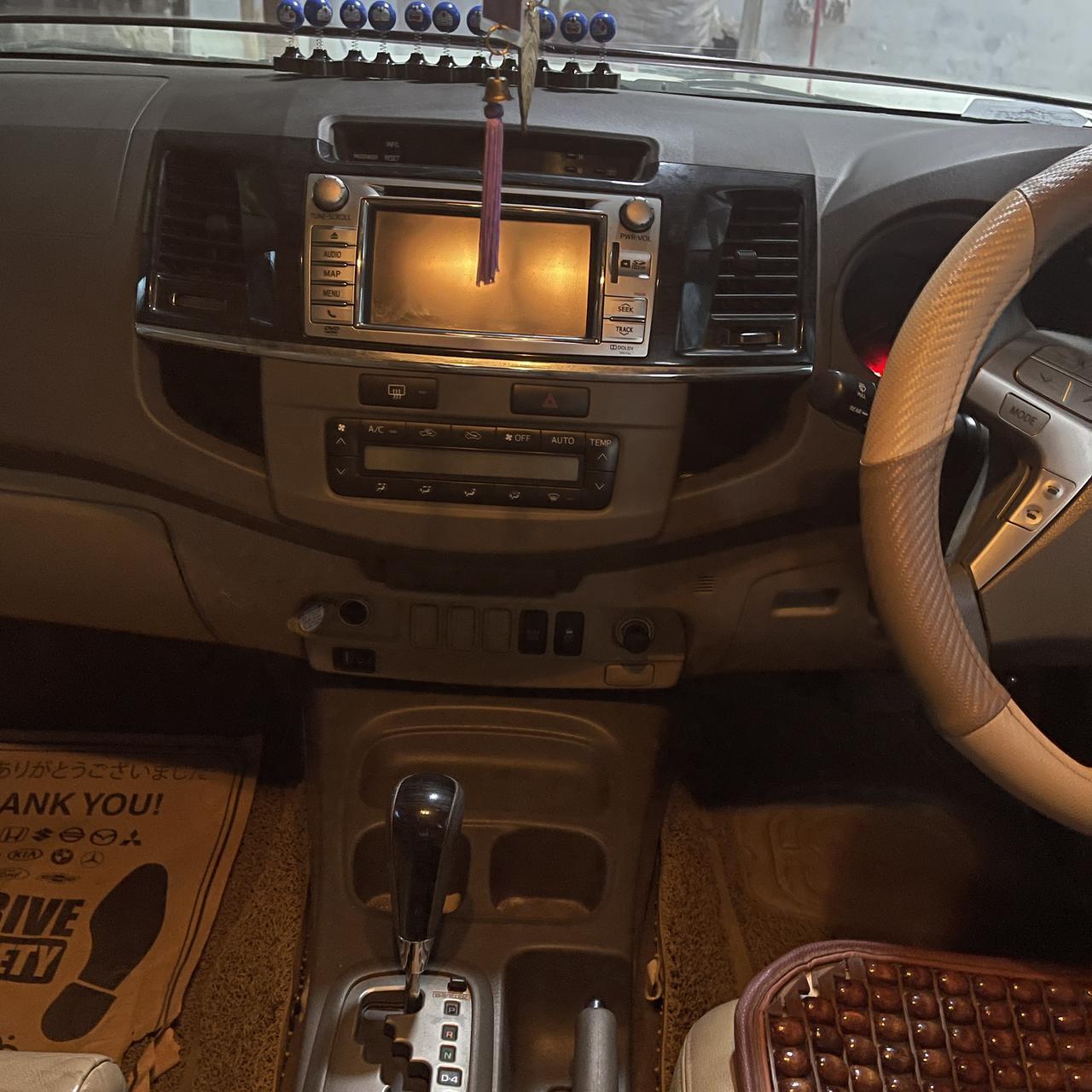 丰田Fortuner 这个丰田穿越者 怎么分辨四驱跟二驱