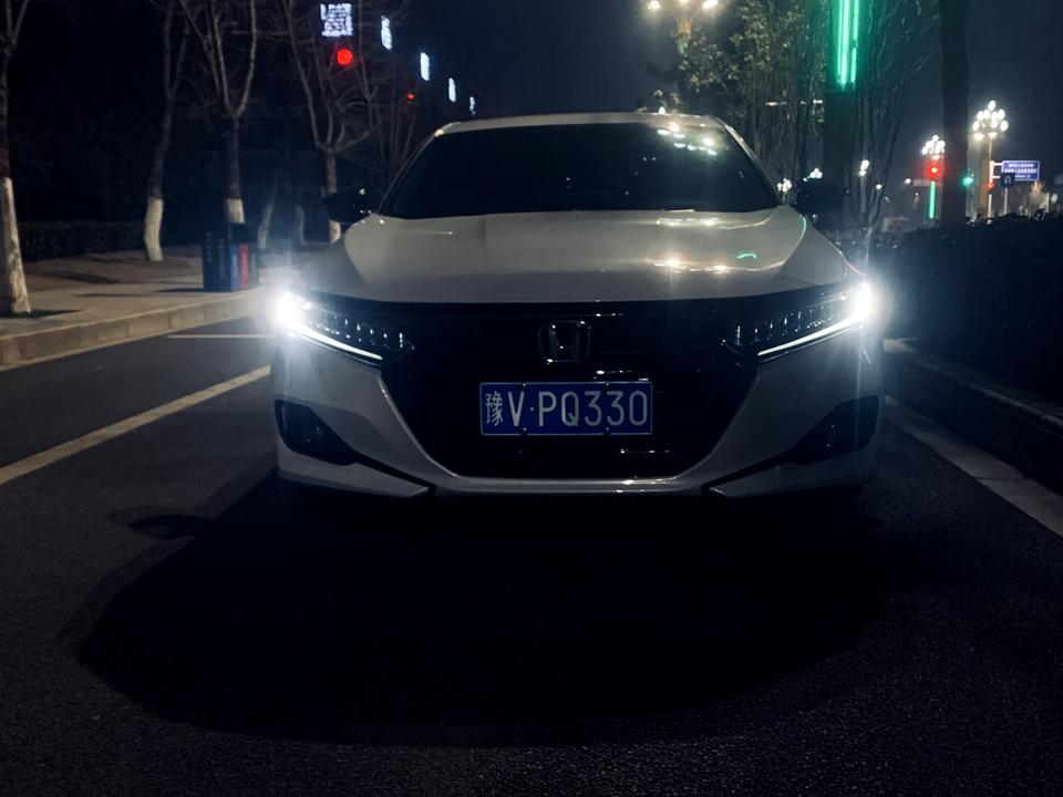 本田雅阁 大哥们怎么加装carplay啊  淘宝上买的盒子延迟太高太垃圾了 半天就给退了 有没有懂的？