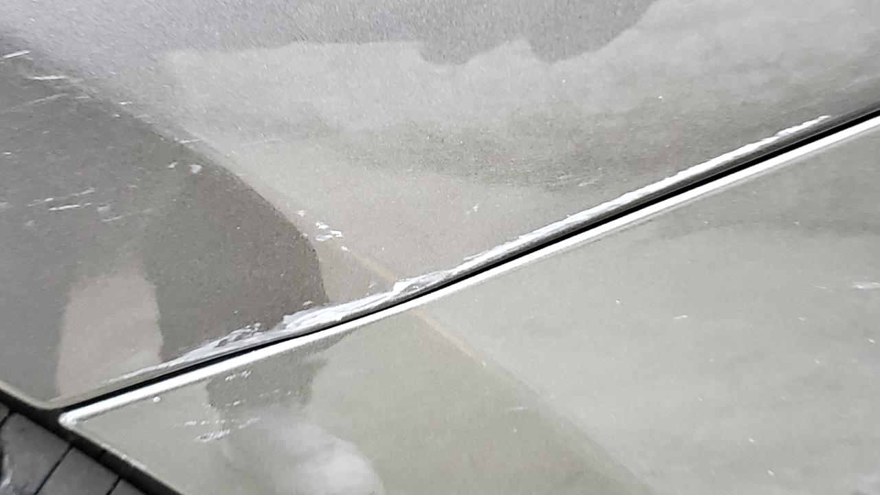 领克03 新车一血，问下这样怎么处理？最近下雨，会生锈吗