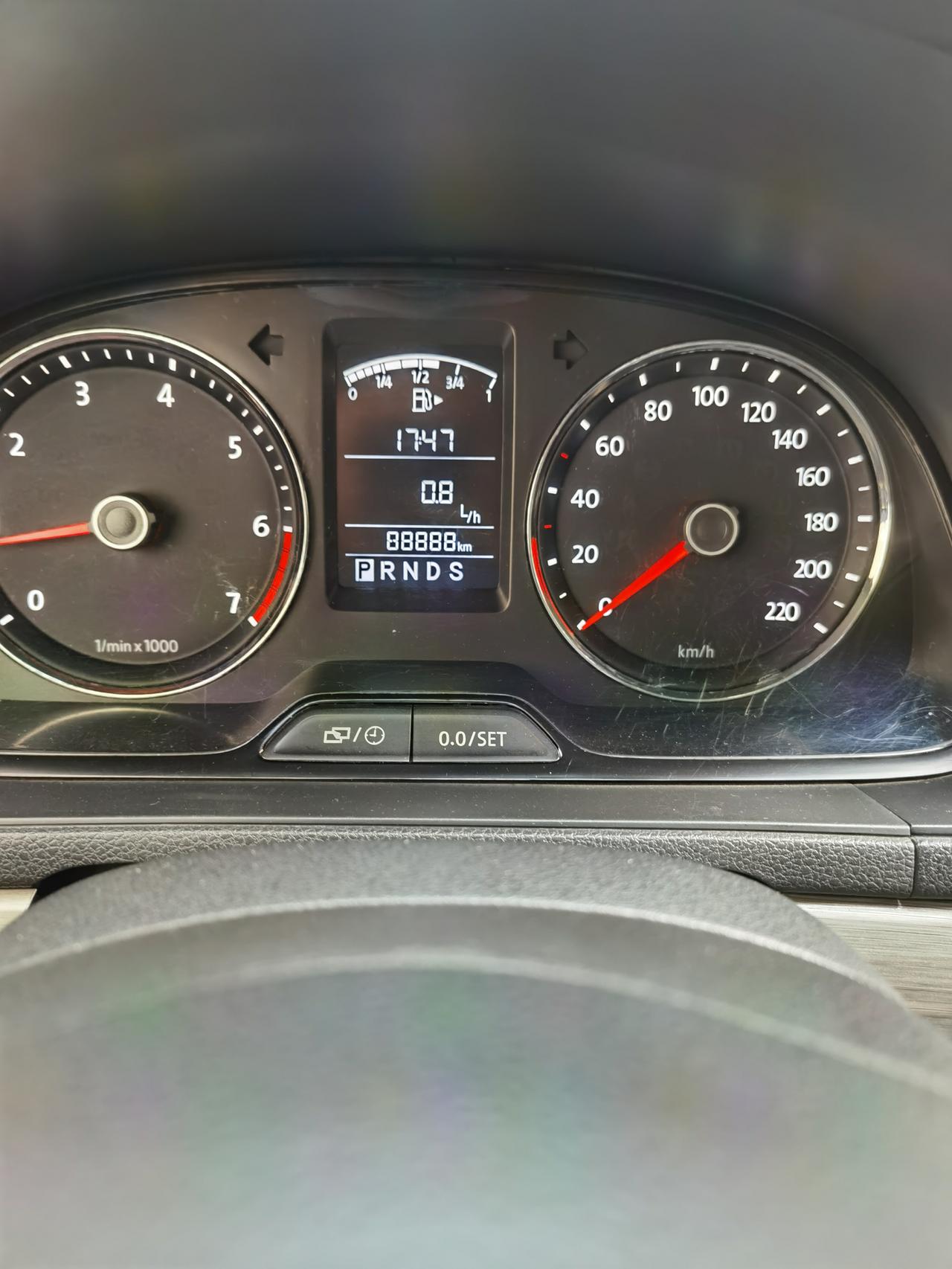 13款朗逸，自动挡1.6排量，快十万公里了，400元跑650公里，油耗高，怎么破。