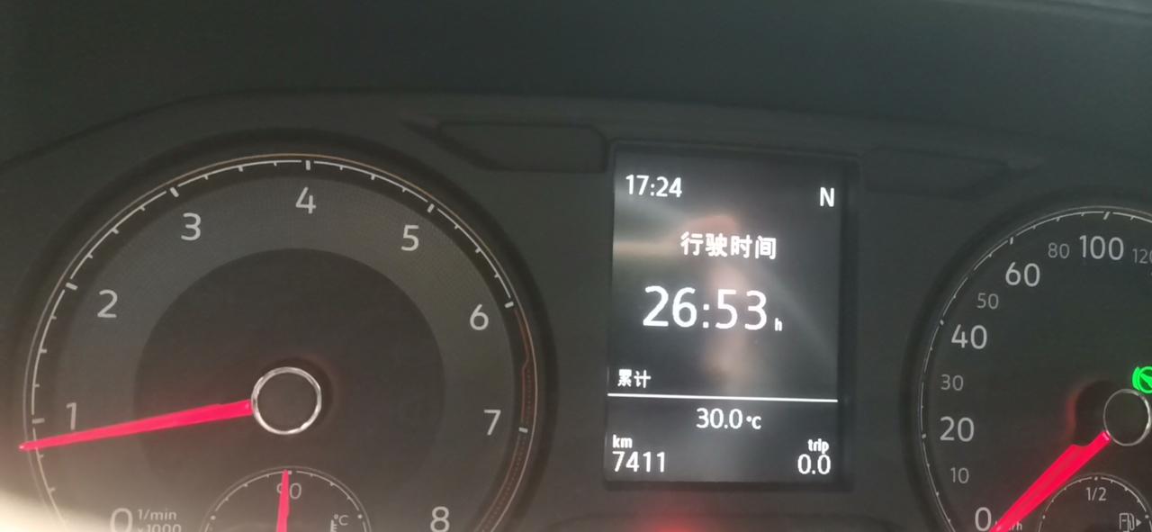 朗逸p自动风尚版最近仪表盘显示都是累计数据，平均时速16，油耗平均10.5，短途行驶上下班，这两个数据不会变动，4S店说