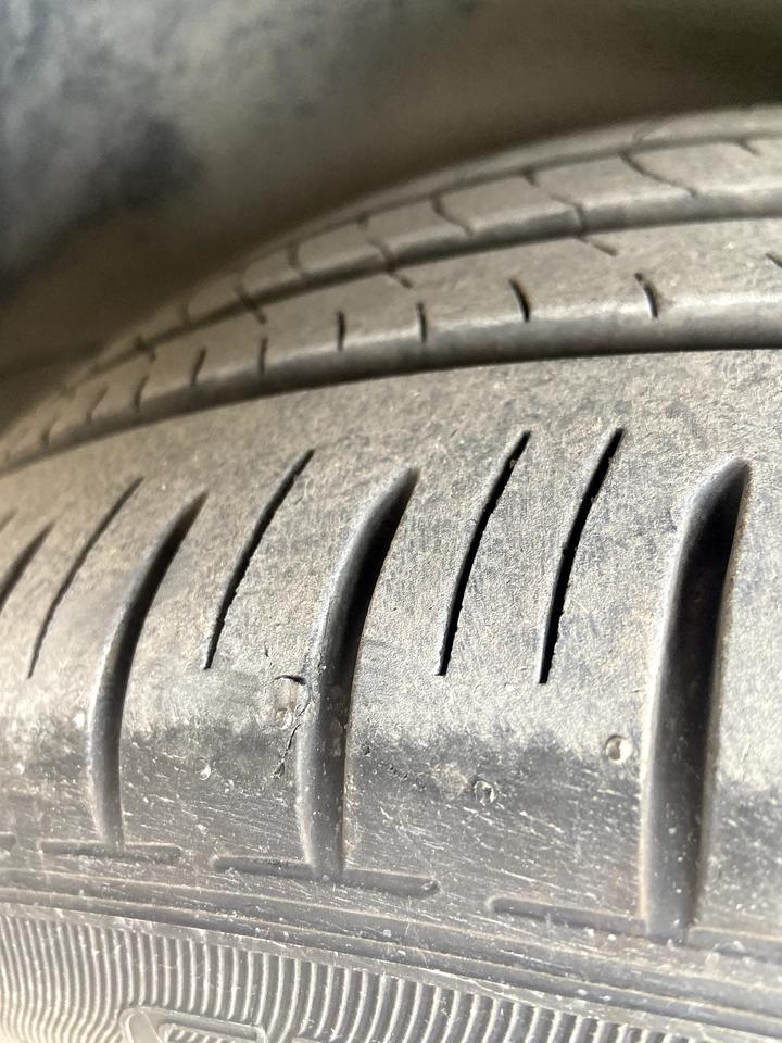 19款朗逸plus才3个月轮胎被割伤了 能修复吗？