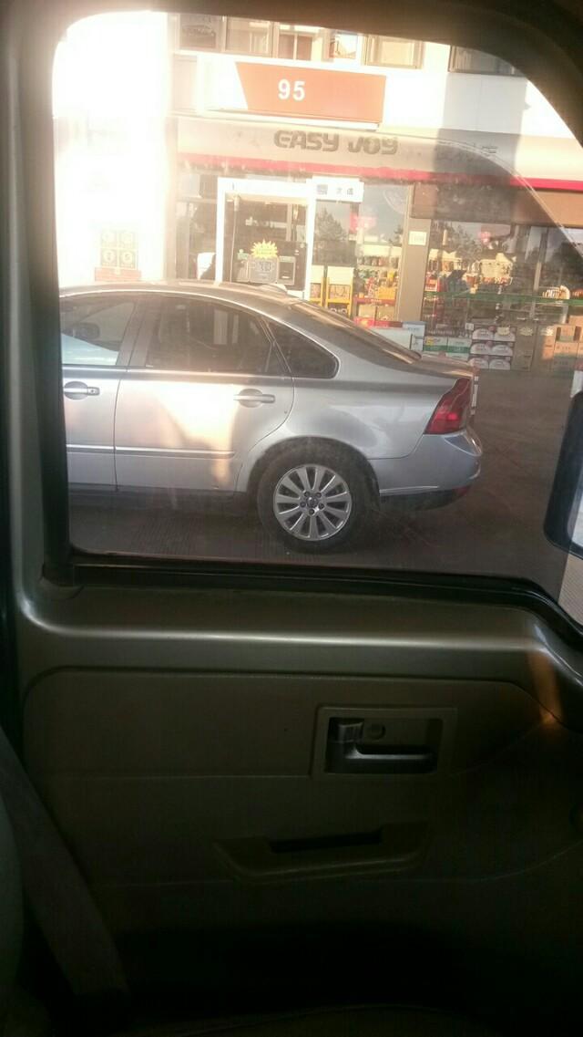 大众宝来 大家看看这是什么车，我只知道是沃尔沃