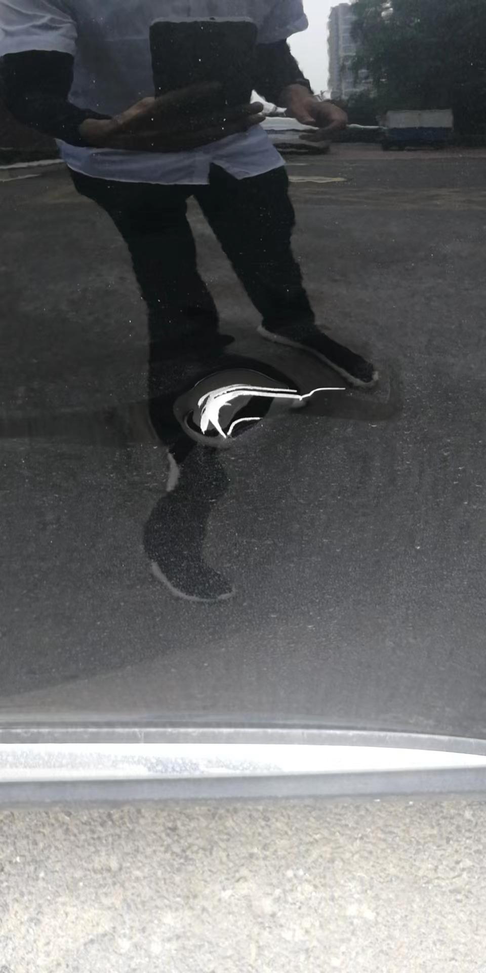 各位大佬们，昂科威s停路边让物业第三方保洁车给怼了，换门好还是钣金刮腻子好啊，不懂求教！钣金刮腻子据说只能挺一年
