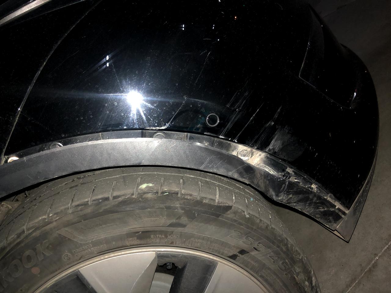 特斯拉Model Y 特斯拉Y前脸剐蹭，轮眉脱落。维修大概需要多少?