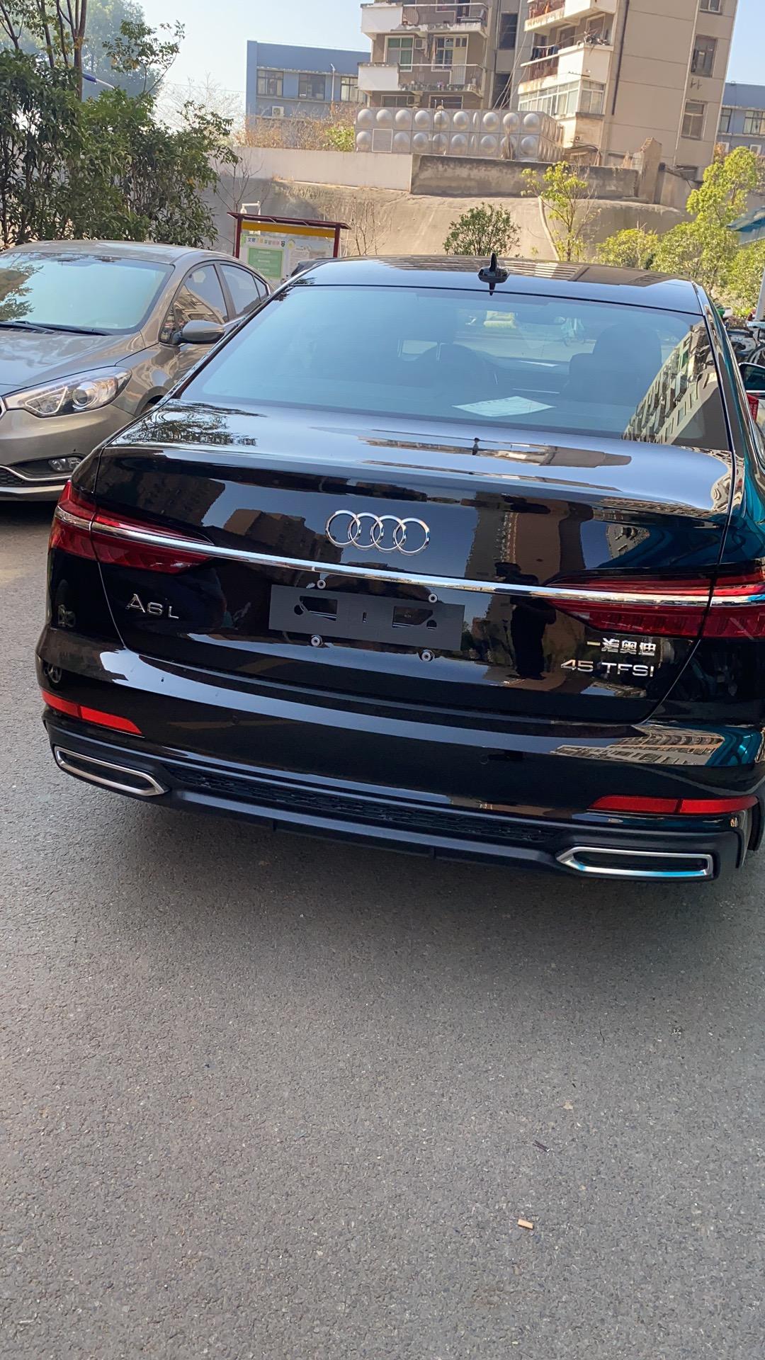 奥迪A6L 有没有大神知道A6L    carplay  连接后手机没有网了   微信连消息都收不到怎么回事？删除重新连