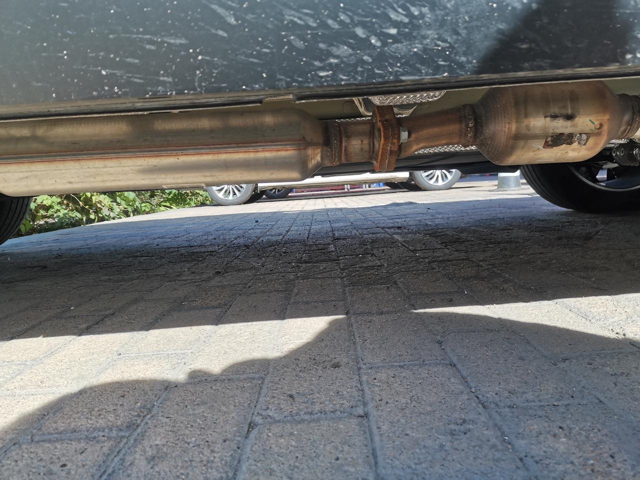 比亚迪宋PLUS DM-i 家人们，刚提的车，这样正常吗？这是啥东西啊。啥也不懂