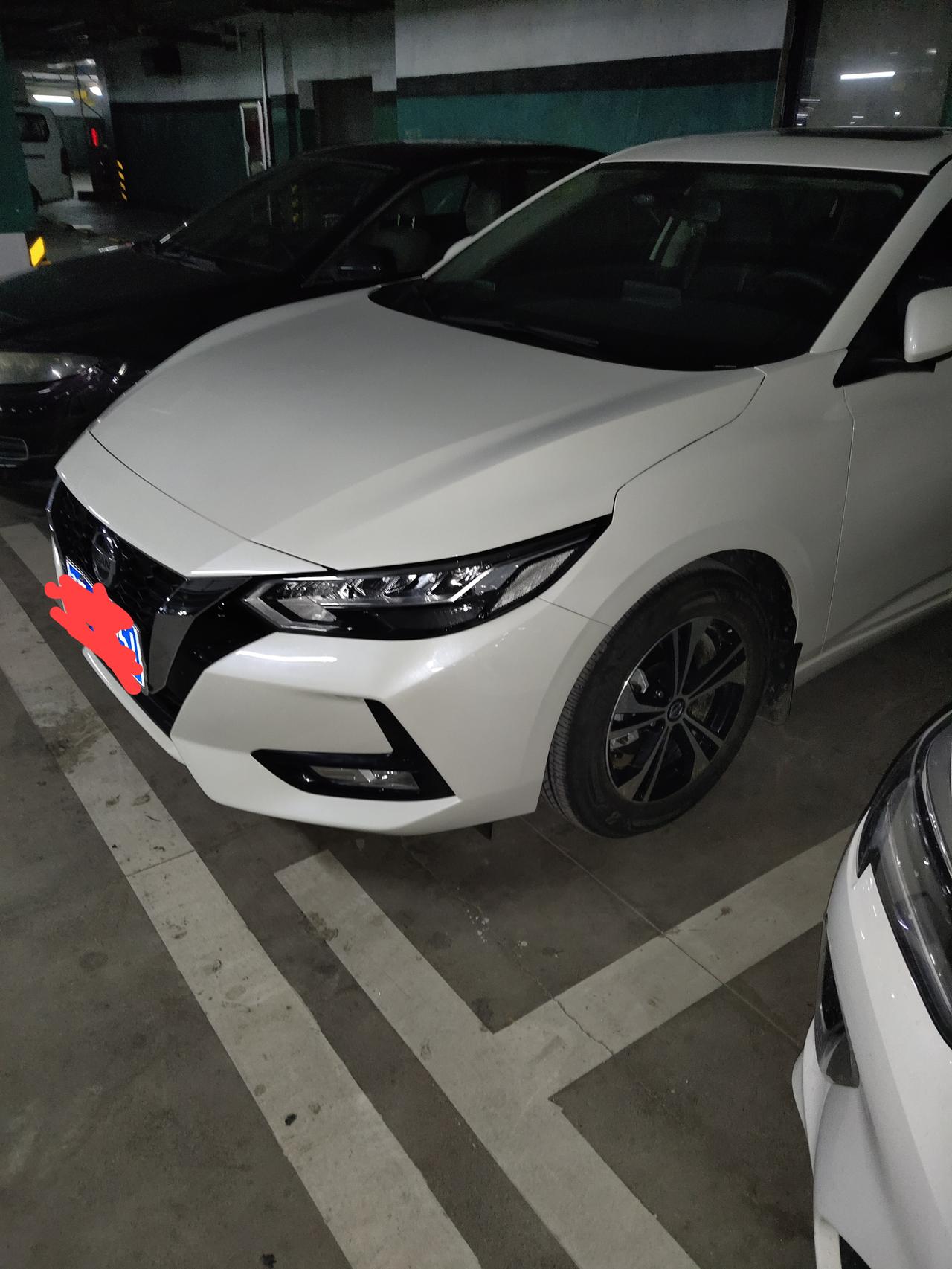 日产轩逸 本来就几个小口子而已，我就弄了前保险杠全喷，搞的我心态爆炸，有什么方法增白一点麽，我好伤心提车才50开天，喷漆