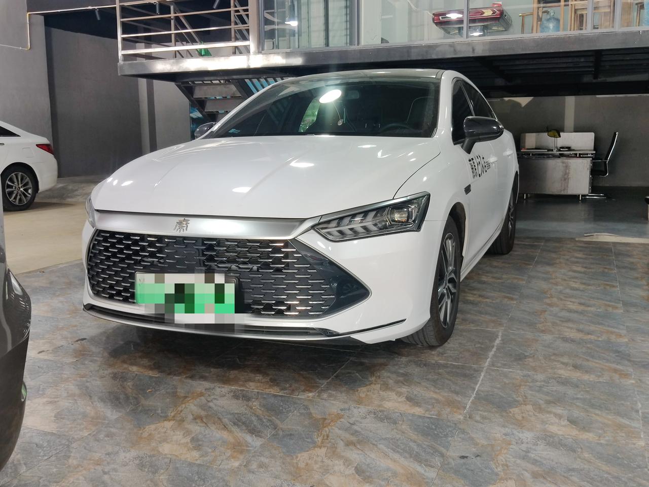比亚迪秦PLUS DM-i 有人要21款55km续航旗舰版吗，原版原漆，个人一手车，包过户包上牌，车贩子出