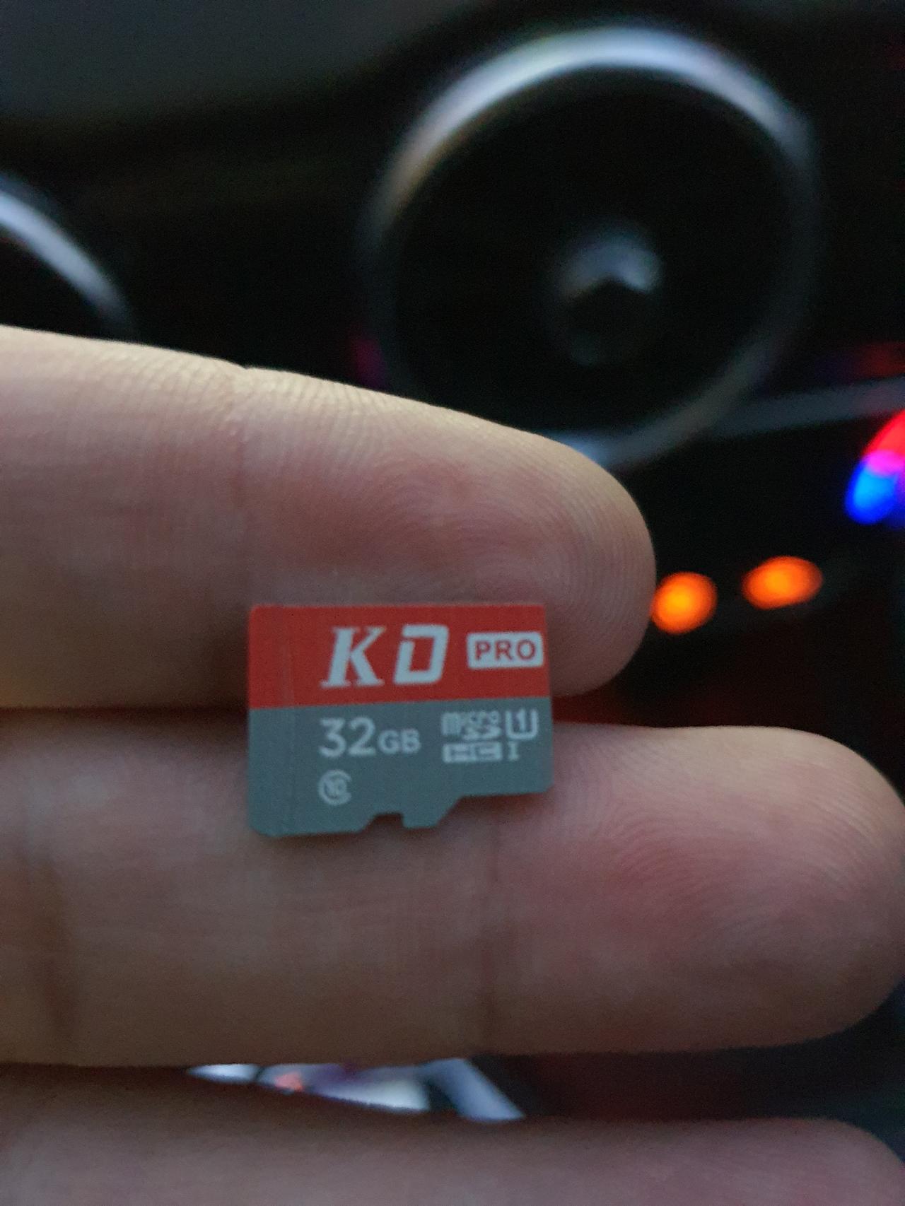 日产轩逸 买了两张卡，电脑都能打开。插到行车记录仪上都显示TF卡故障。老铁们谁懂怎么办。
