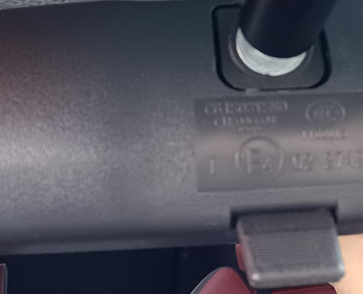 长安CS75 PLUS 后视镜下边这个小版版儿是干什么用的？按下去只是让镜子低头了？不会是这个无聊作用吧？哪位大侠告知谢